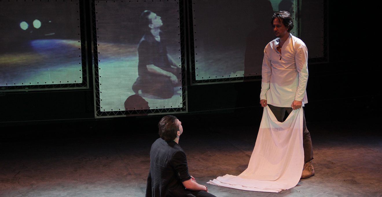 Неизвестный, известный «Ильхом»: показ видеозаписи спектакля "Подражания Корану"